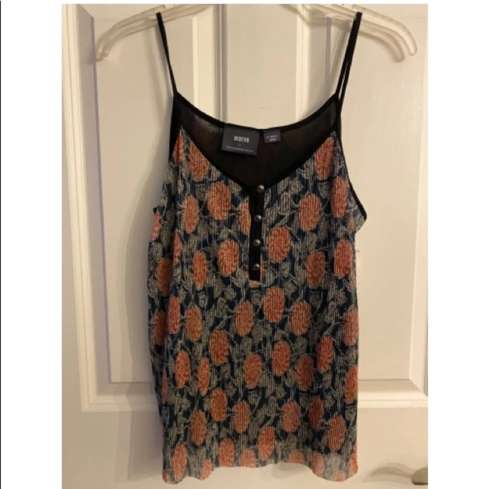 Anthropologie Tati Textured Shimmer Tank - Picture 2 of 5